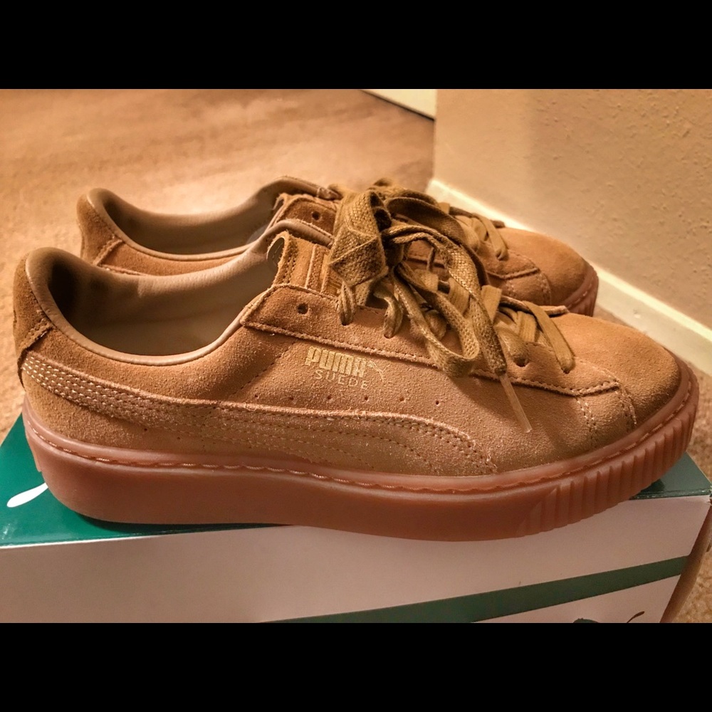 Suede Platform Pumas